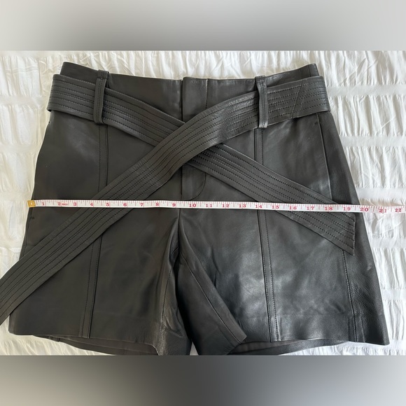 NWT Vince Women’s 100% Lamb Leather High Rise Shorts Size 4 - Picture 12 of 13